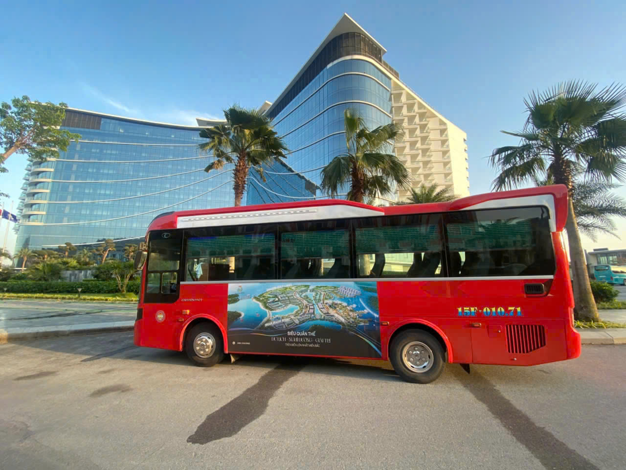 Bus Hyundai County 29 seats for Rent
