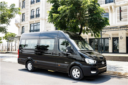 KIA SOLATI MINI BUS 16 SEATS -  CARS FOR FORGINNER